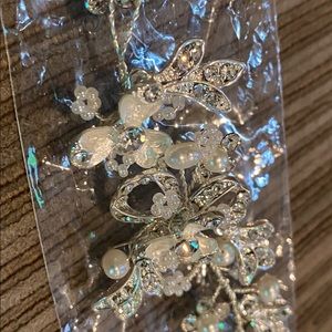 Bridal headband with stones and pearls